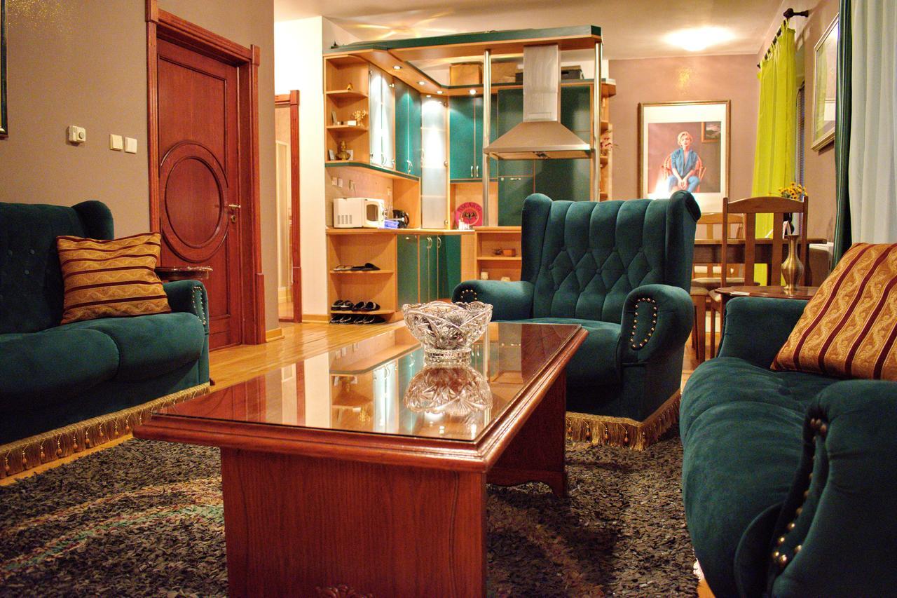 סמדרבו Marilyn Apartments מראה חיצוני תמונה