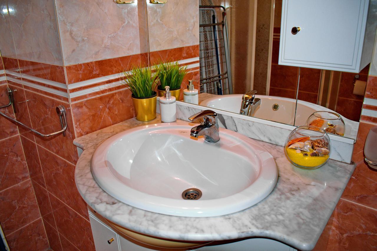 סמדרבו Marilyn Apartments מראה חיצוני תמונה