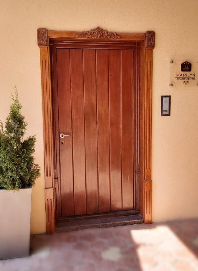 סמדרבו Marilyn Apartments מראה חיצוני תמונה